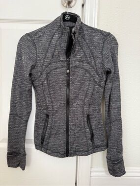 Lululemon heathered grey define jacket - size 4